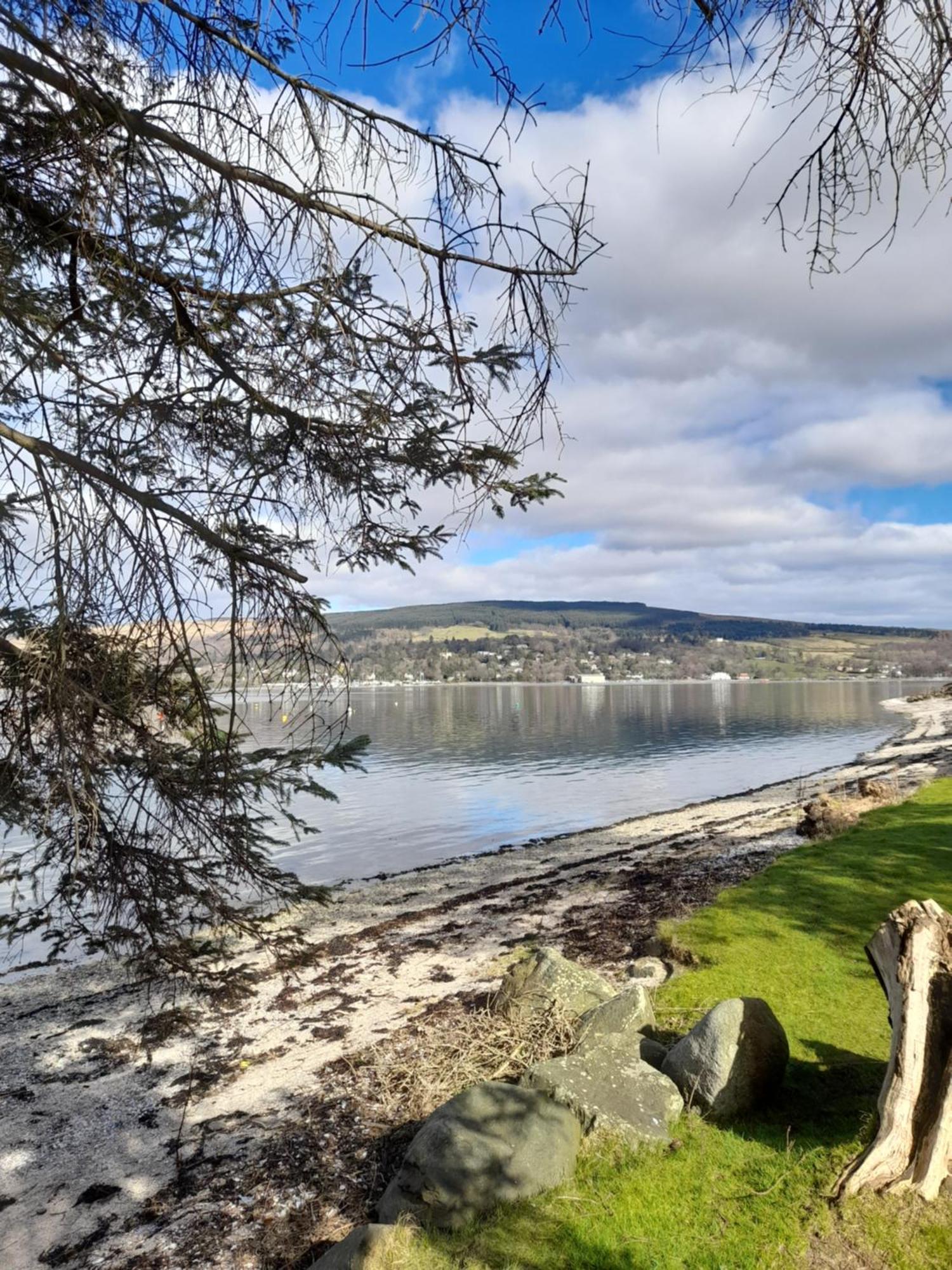 Cosy Lochside Cottage With Mountain And Sea Views Clynder المظهر الخارجي الصورة
